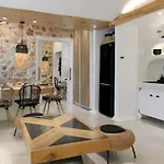 Manda Luxury